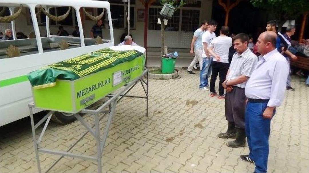 Selde Hayatını Kaybeden Kadın Toprağa Verildi