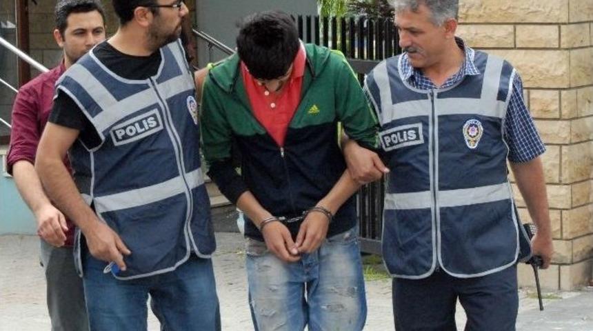 Bilgisayar Hırsızı Polisten Ka&ccedil;amadı