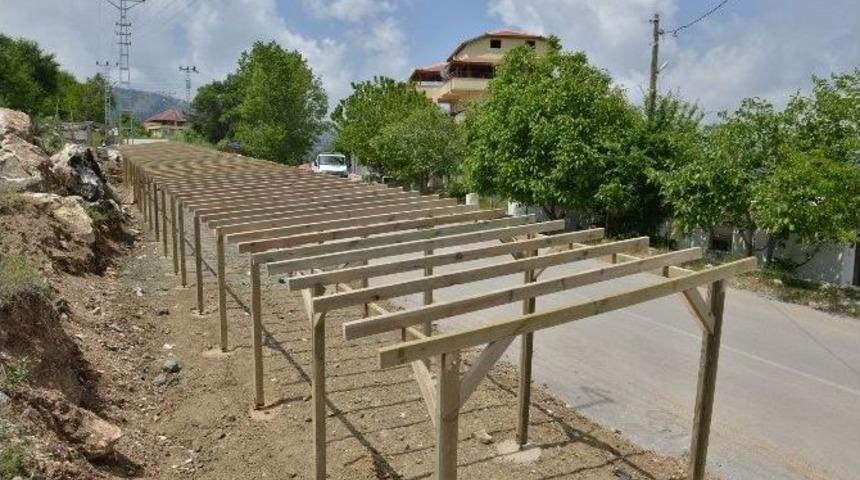 Konyaaltı&rsquo;nda Yayla Yolu &Uuml;zerinde Pazar Stantları