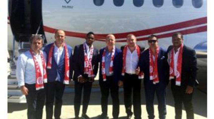 Antalyaspor Kafilesi Bug&uuml;n D&ouml;n&uuml;yor (4)