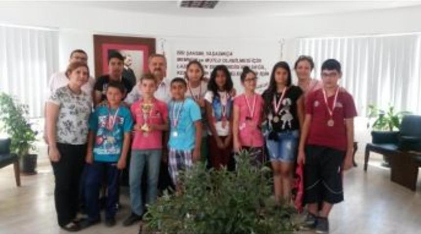 Pelitk&ouml;yl&uuml; &Ouml;ğrencilerin Başkan Ziyareti