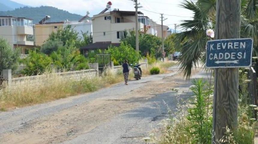 Valilik, Ismi Kenan Evren Caddesi'ne Verilen Erdal Eren'i Sordu
