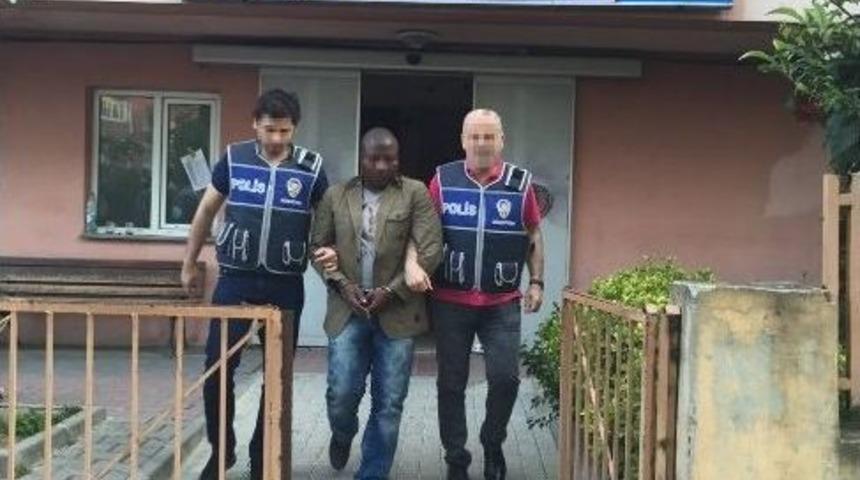 İş Adamını &lsquo;paranı &Ccedil;oğaltacağım&rsquo; Diyerek Dolandırdı