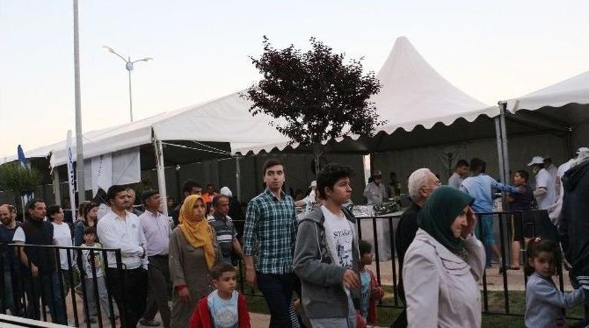 Roman Vatandaş İftarı G&ouml;bek Atarak Bekledi