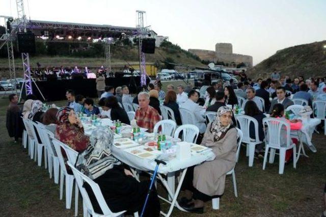 Tarihi Namazgah ta Ramazan Ayı Boyunca Iftar Veriliyor 3
