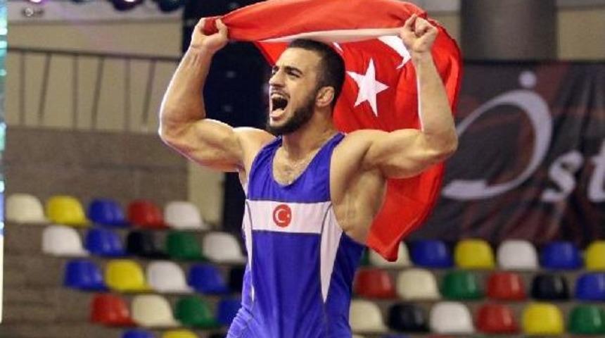 Gen&ccedil; Milli G&uuml;reş&ccedil;i Enes Uslu, Avrupa Şampiyonu Oldu