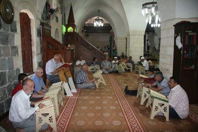 Kilis’te Mukabele Geleneği Sürüyor