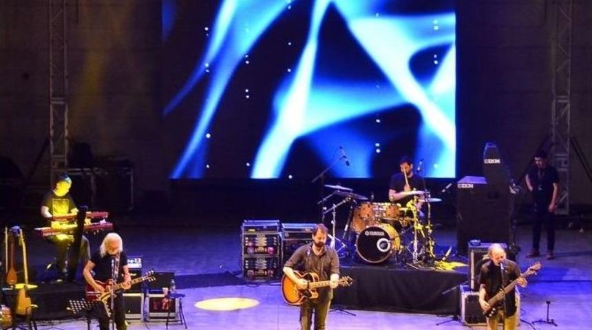 Moğollardan İzmir&rsquo;de M&uuml;zik Ziyafeti