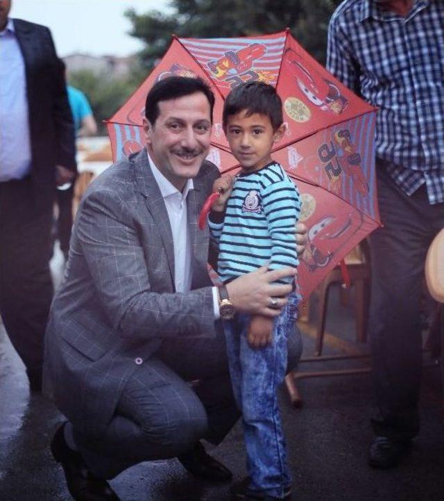 İlkadım&rsquo;da Yağmur Altında İftar 1