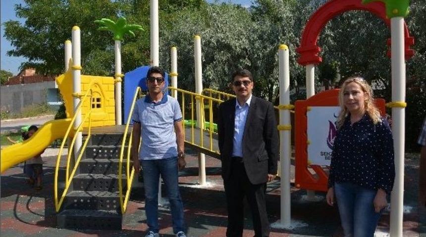 Başkan &Ccedil;elik &Ccedil;ocuk Parklarındaki &Ccedil;alışmaları İnceledi