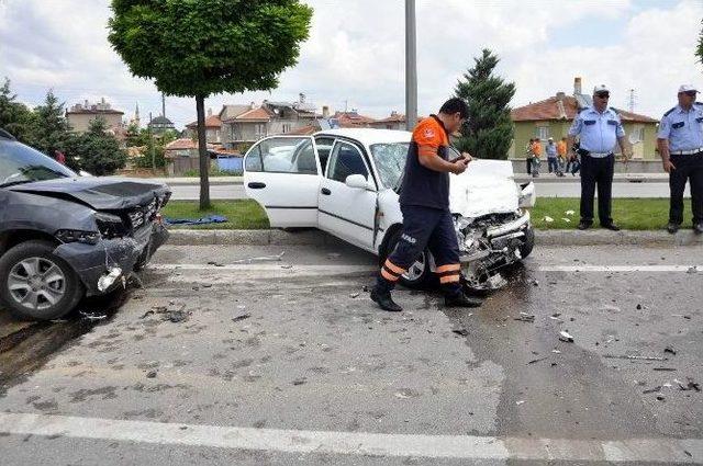 Afyonkarahisar’da Trafik Kazası: 4 Yaralı