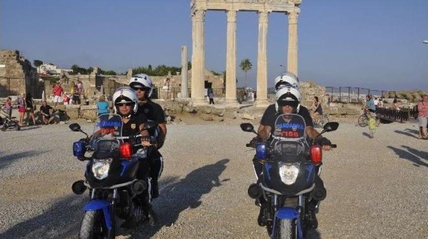 Turizm B&ouml;lgelerine Jandarma Motorize Tim