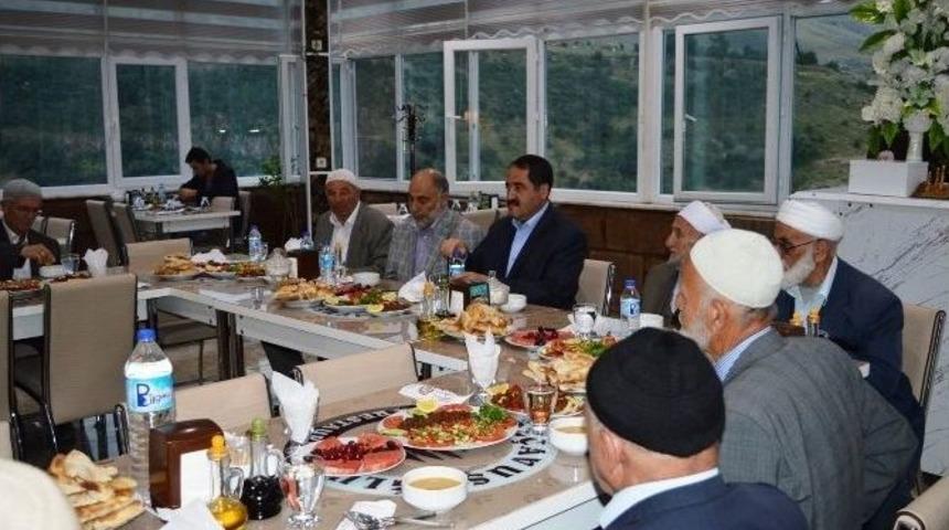 Bitlis M&uuml;ft&uuml;l&uuml;ğ&uuml; Emekli İmamlara İftar Verdi