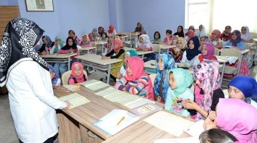 Paland&ouml;ken Belediyesin Den &Ccedil;ocuklara Hayırlı Bir Kurs
