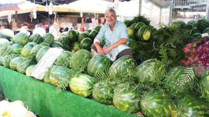 Vatandaşların Serinleme Tercihi Karpuz Ve Kavun