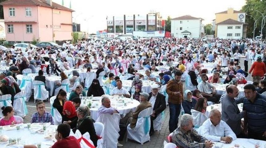 Hendek Kardeşlik Sofralarında Buluşuyor