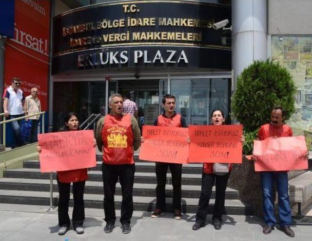 Grup Yorum, Konser Yasağını Oturma Eylemiyle Protesto Etti