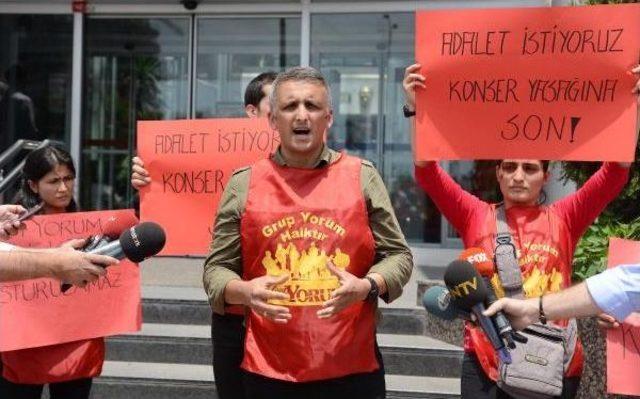 Grup Yorum, Konser Yasağını Oturma Eylemiyle Protesto Etti