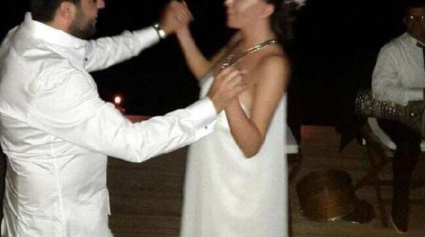 Ebru Yaşar, Evlendi