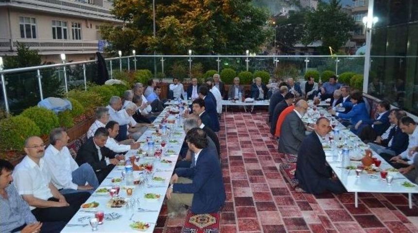 Ak Parti Bursa Teşkilatı&rsquo;nda Birlik Beraberlik İftarı