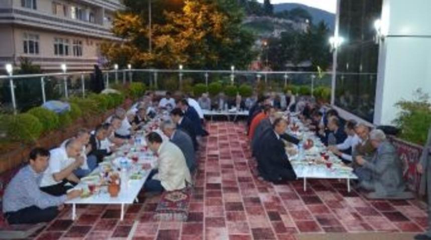 Ak Parti Eski İl&ccedil;e Başkanları İftarda Buluştu