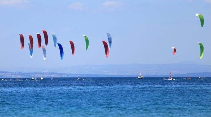 Bozcaada'da Kiteboard Heyecanı