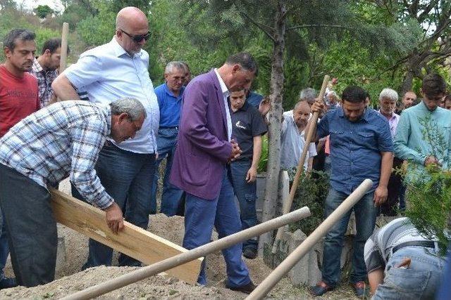 Belediye Başkanı Duymuş’un Annesi Vefat Etti