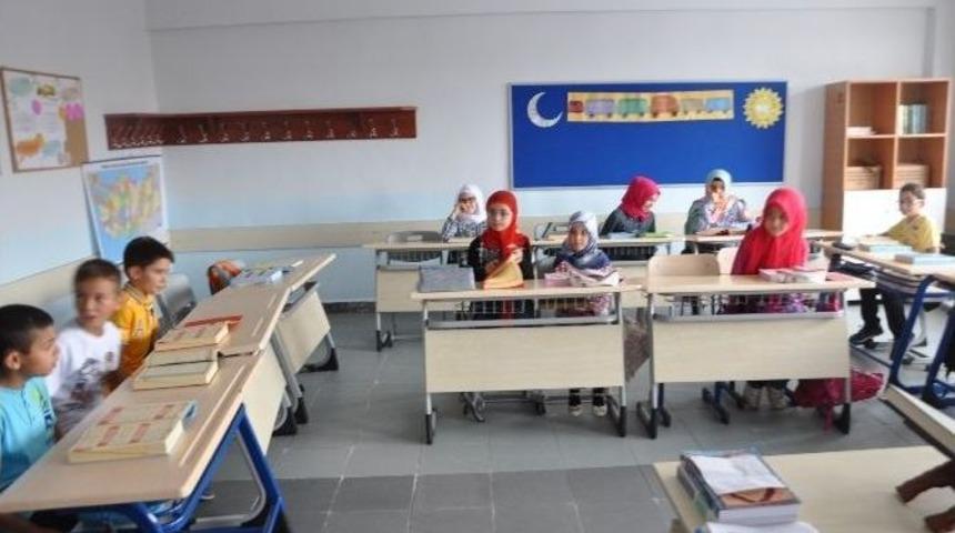 Başkan Bakıcı, İmam Hatip Ortaokulu&rsquo;nda Kur&rsquo;an Eğitimi Alan &Ouml;ğrencileri Ziyaret Etti