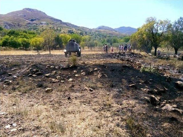 Marmaris’te İki Noktada Çıkan Yangın Büyümeden Söndürüldü