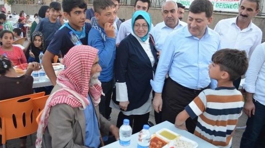 Akar Vatandaşlarla İftarını A&ccedil;tı