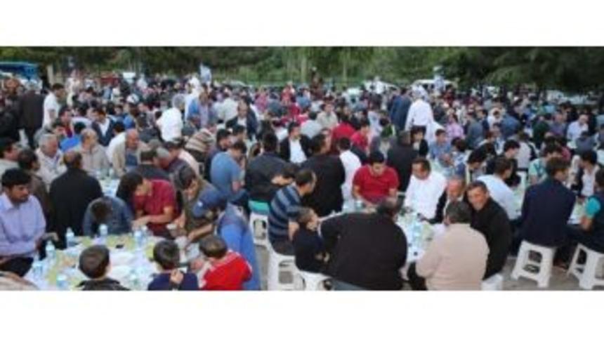 Sel&ccedil;uklu Belediyesi&rsquo;nin İftar Programları S&uuml;r&uuml;yor