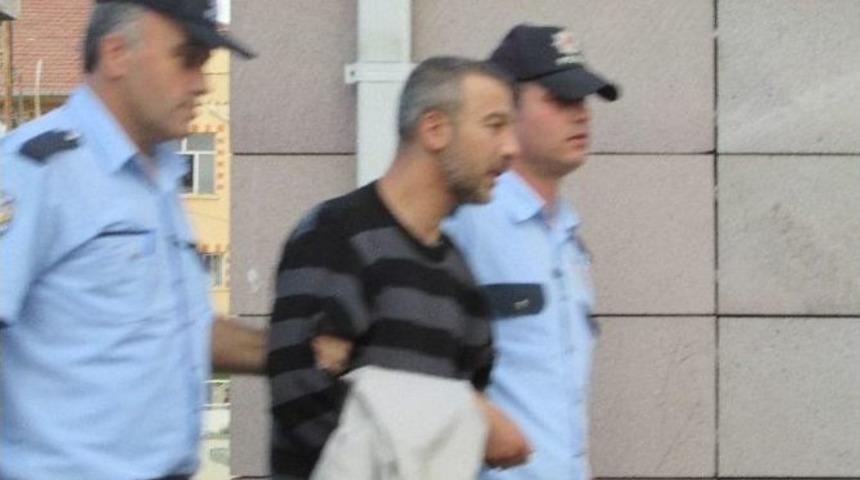 6 Ayrı Su&ccedil;tan Aranan Şahıs Polisten Ka&ccedil;amadı