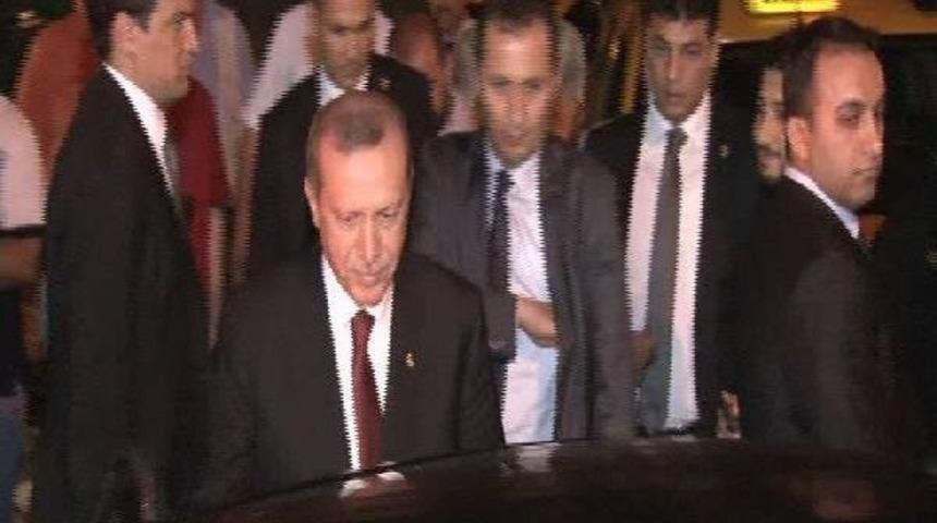 Cumhurbaşkanı Erdoğan'dan Geceyarısı Taksi Durağı Ziyareti