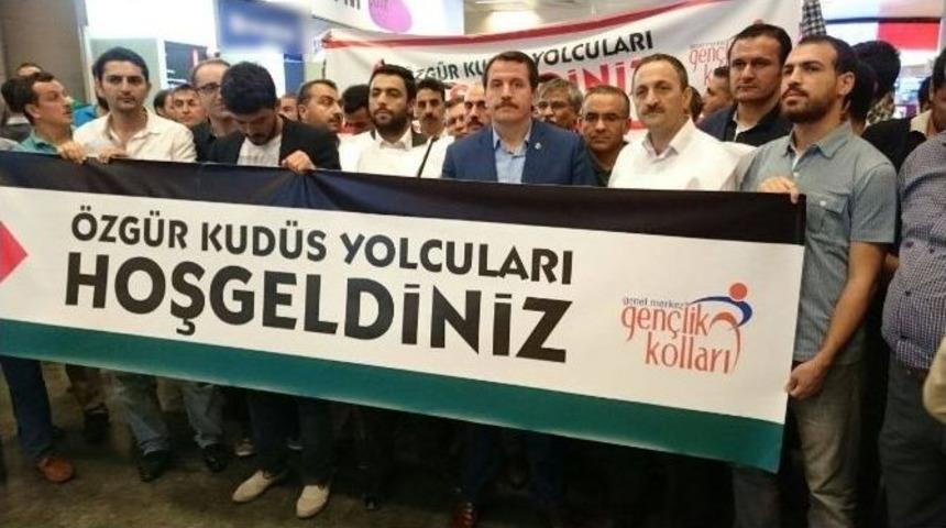 İsrail&rsquo;den Sınır Dışı Edilen 4&rsquo;&uuml; Gazeteci 9 T&uuml;rk Yurda D&ouml;nd&uuml;