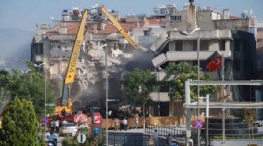 Aydın Vakıflar Yeni Binası İ&ccedil;in Yıkım &Ccedil;alışmaları Başladı