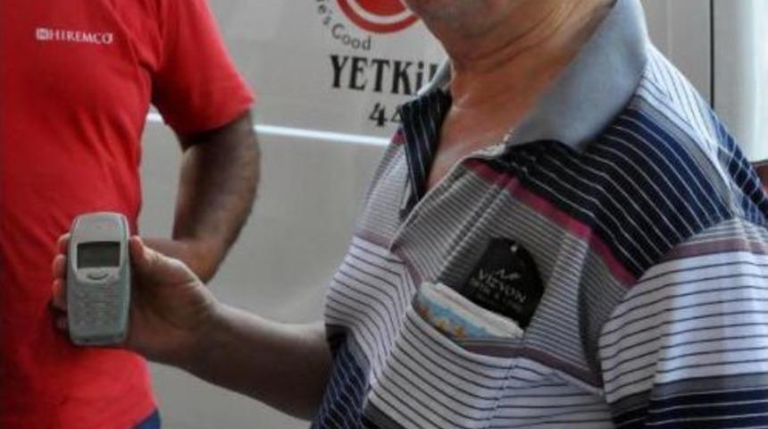 Telefonlu Dolandırıcılardan G&uuml;venlik G&ouml;revlisinin Dikkati Kurtardı