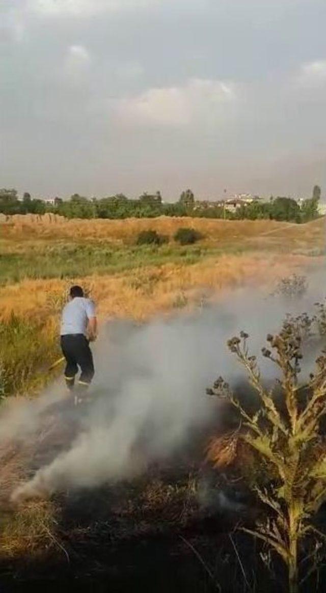 Van Kalesi’nde Yine Ot Yangını