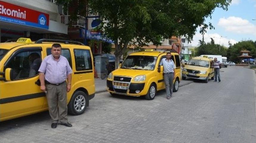 Kula&rsquo;da Taksiler Denetimden Ge&ccedil;ti