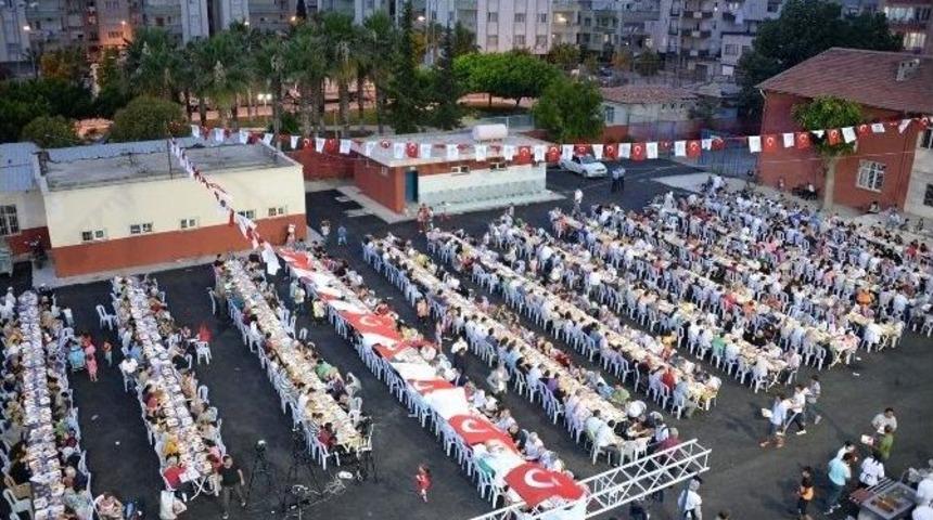 B&uuml;y&uuml;kşehir Belediyesi, Akdeniz&rsquo;de İftar Yemeği Verdi