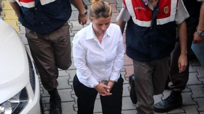 Bira I&ccedil;me Tartışmasında Sevgilisini &Ouml;ld&uuml;ren Kadına M&uuml;ebbet Istemi