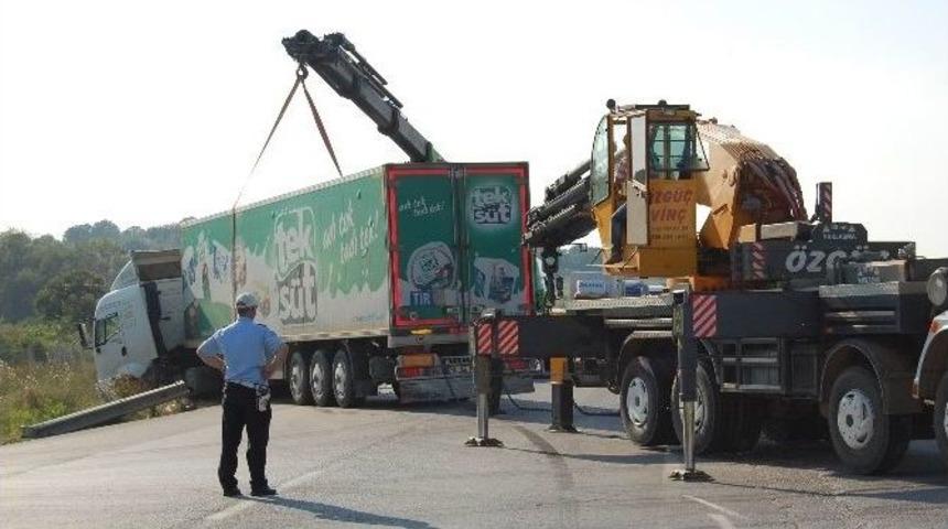 Tır Kurtarma Operasyonu &Ccedil;ileye D&ouml;nd&uuml;