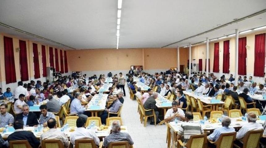 Darendeli Esnaflara İftar Yemeği Verildi