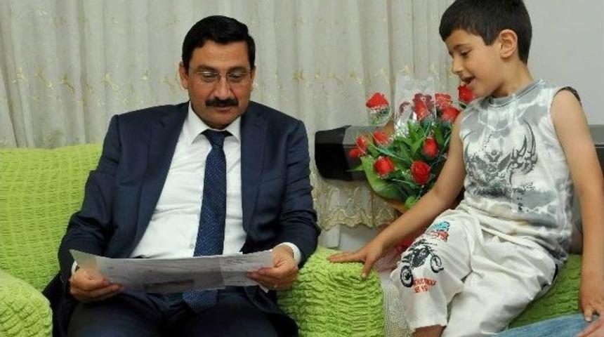 Başkan Ak, Ramazan&rsquo;da Ev Ziyaretlerini S&uuml;rd&uuml;r&uuml;yor