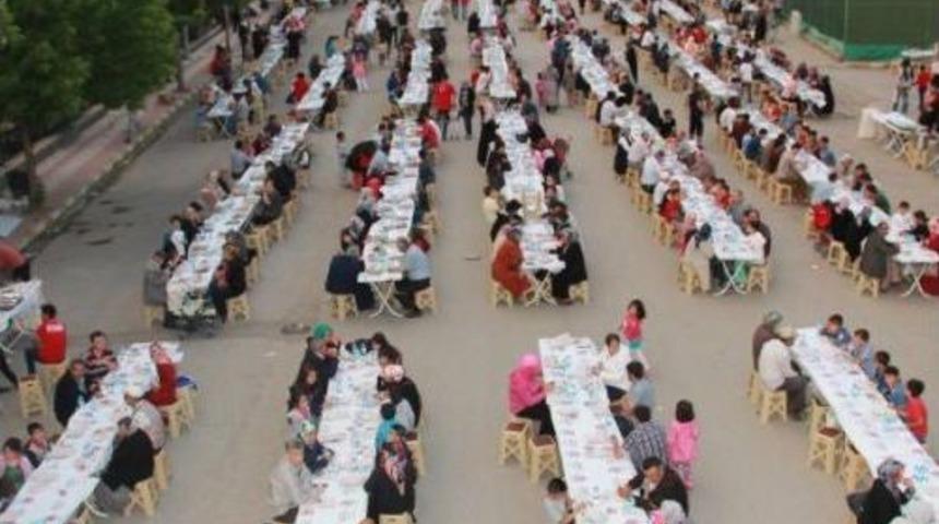&Ccedil;ankırı'da Sokak Iftarlarına Yoğun Ilgi