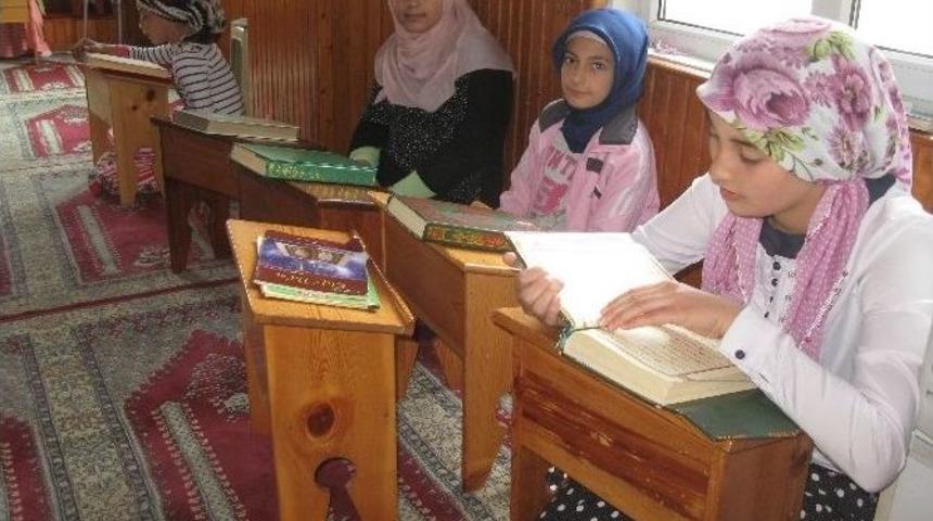 Kur&rsquo;an Ayında Kur&rsquo;an İle Buluştular