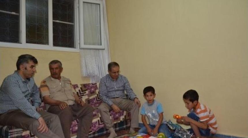 Vali S&uuml;leyman Tapsız, Elbeyli Kampında Suriyeliler İle İftar Yaptı