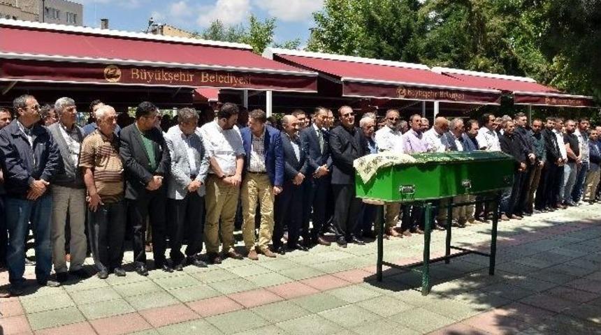 Gazeteci Cihan Yıldırım&rsquo;ın Kayınvalidesi Toprağa Verildi