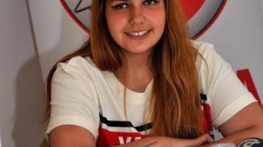 'motosikletli Kız' Trabzon'da