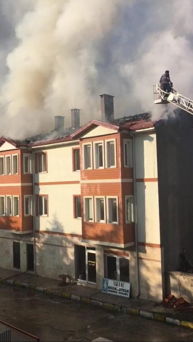 Yalvaç Belediyesi'nin sosyal tesisinde yangın