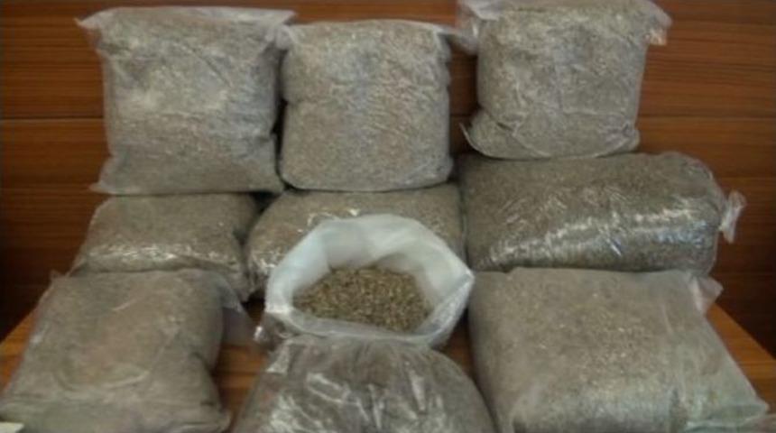 Eve Bavulla Uyuşturucu Taşıyan Zehir Tacirleri Yakalandı